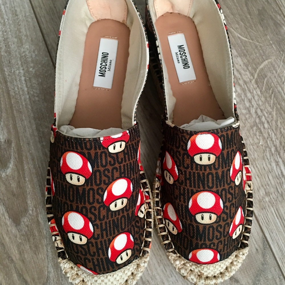 NWT MOSCHINO Nintendo Espadrille Flats